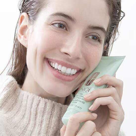 اسکراب پوست بدون عطر و ضد حساسیت کلینیک