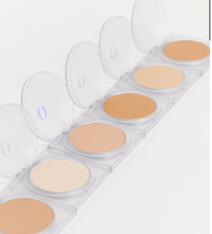 Glowish Luminous Pressed Powder 04 Light Medium