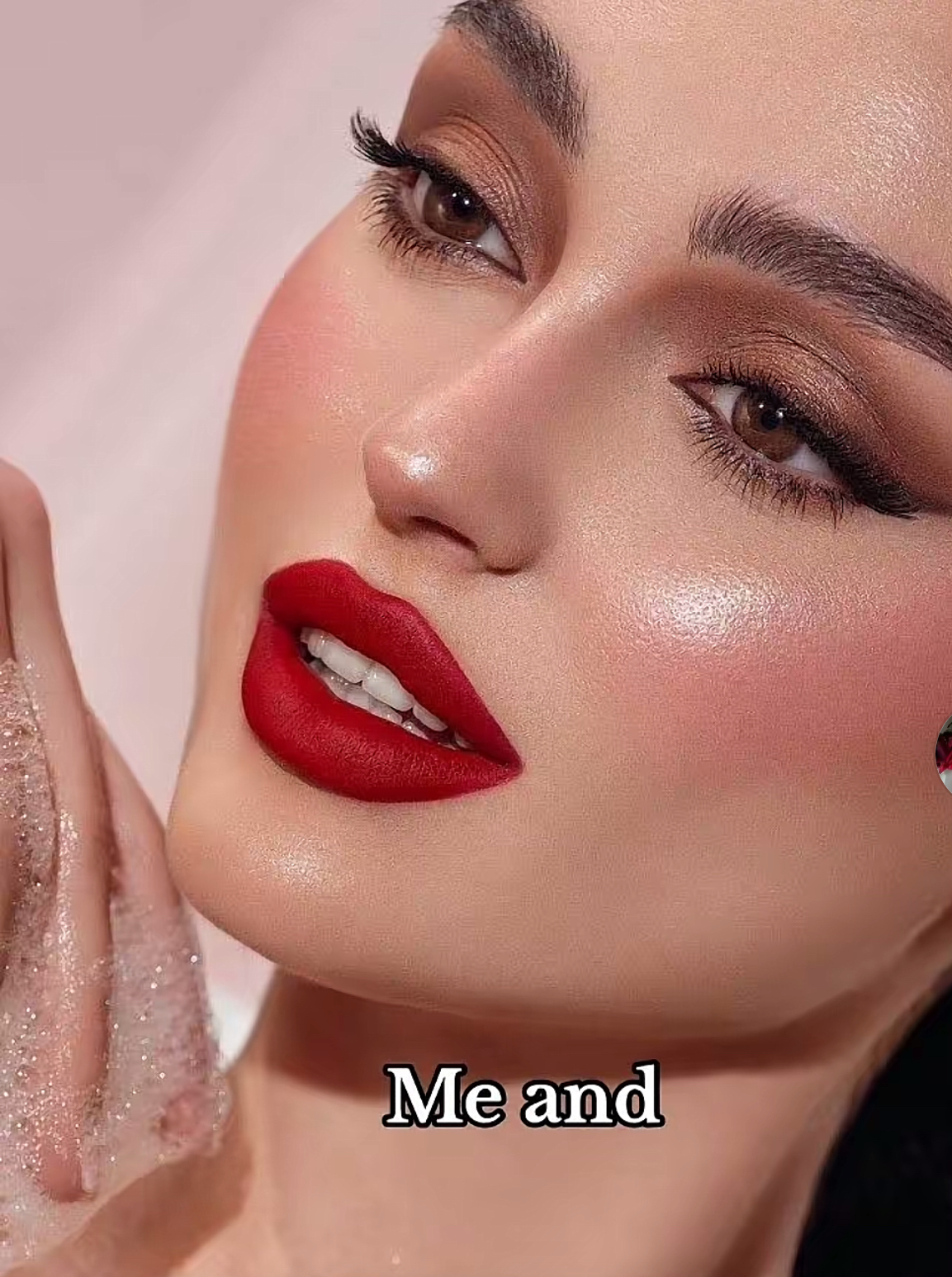 رژلب مایع قرمز سفورا فولسایز با بستهبندی مشکی کلاسیک