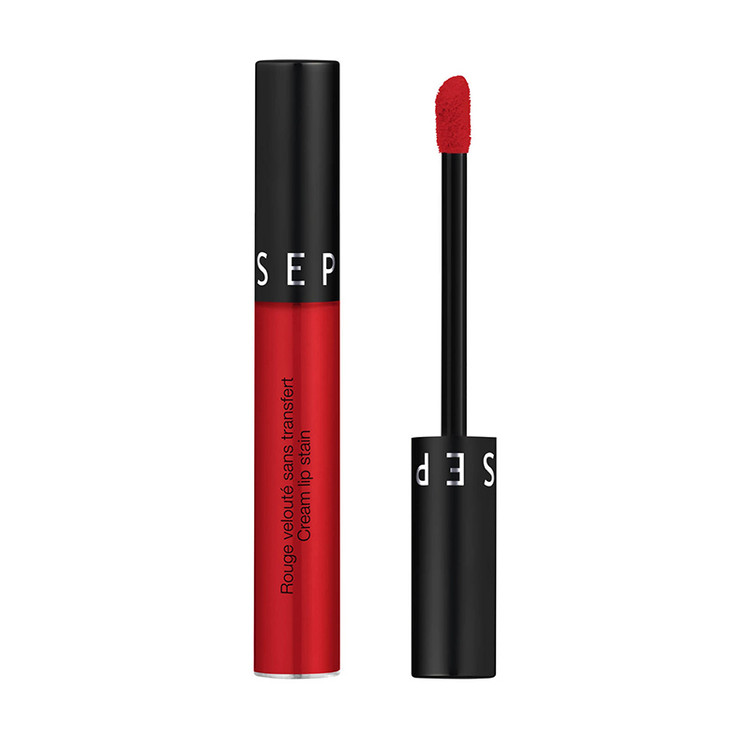 رژلب مایع مات سفورا شماره ۰۱ Always Red با رنگ قرمز کلاسیک و جذاب