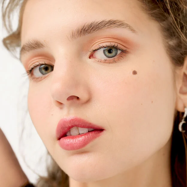 بهترین مداد ابرو برای طراحی طبیعی Benefit